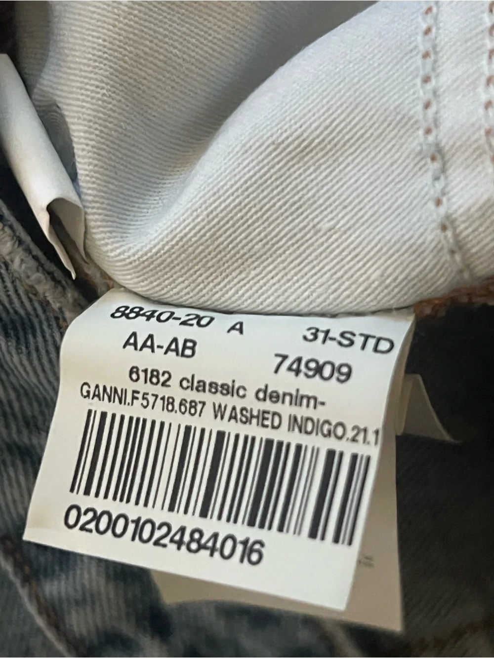 NWT GANNI jeans size 31 indigo wash classic high waisted cropped jeans F5718